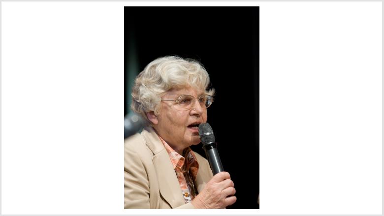 Frau Dr. Wilms